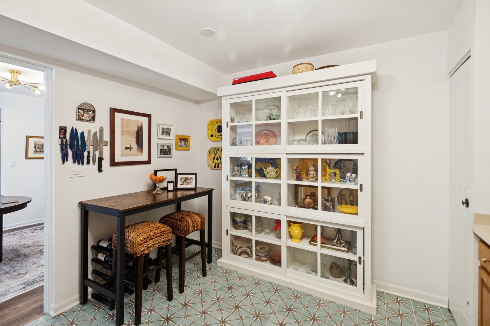 235 Ridge Road, Unit 4J Wilmette, IL 60091 - Photo 8 of 17