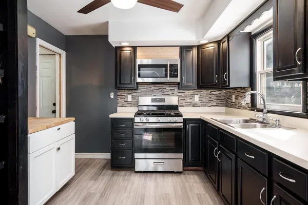 $165,000 | 3000 Hanson Street, Rockford, IL 61109