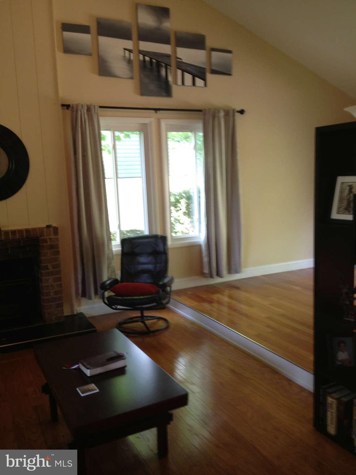 135 South Fox Road Sterling, VA 20164 - Photo 7 of 28 Interior (General)