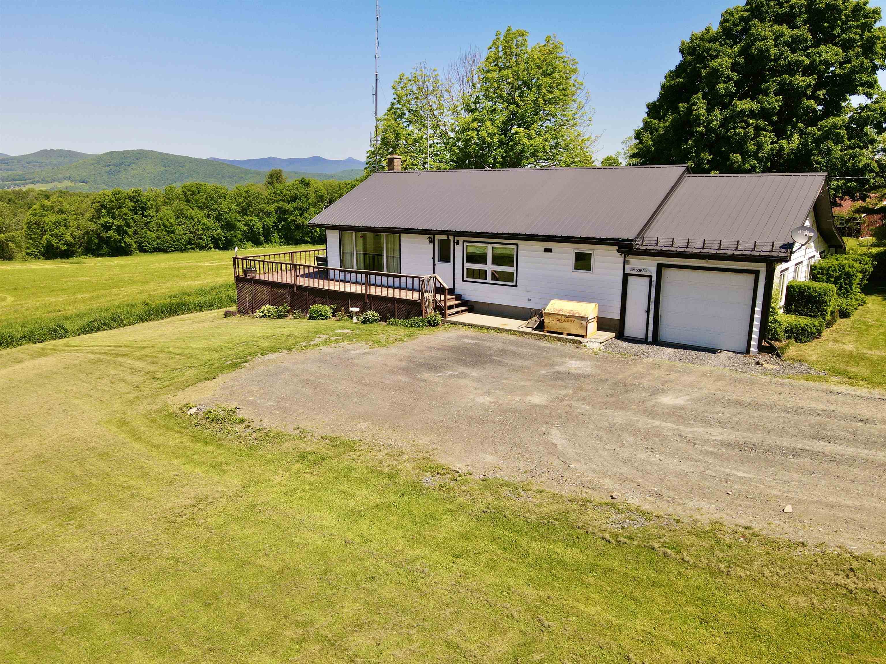 2234 Common Road Waitsfield, VT 05673 - Photo 2 of 33