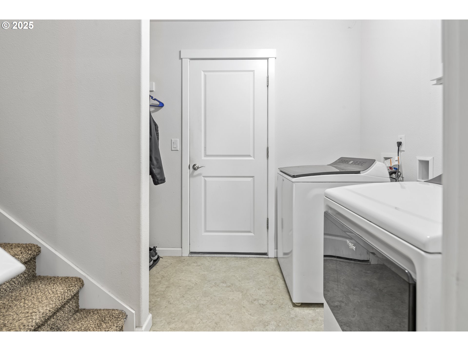 1871 Southeast Academy Street Dallas, OR 97338 - Photo 15 of 24 a utility room with dryer and washer