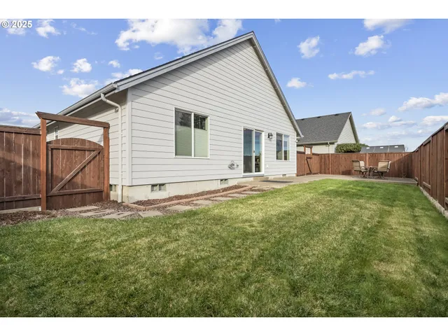 $499,000 | 1871 Southeast Academy Street, Dallas, OR 97338