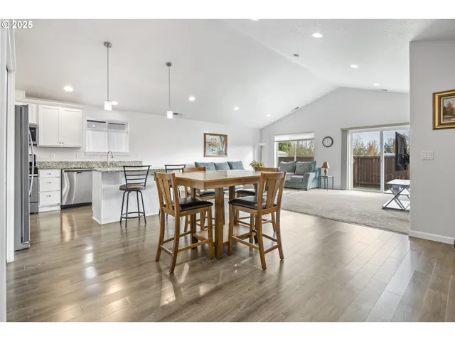 $499,000 | 1871 Southeast Academy Street, Dallas, OR 97338