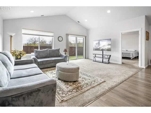 $499,000 | 1871 Southeast Academy Street, Dallas, OR 97338