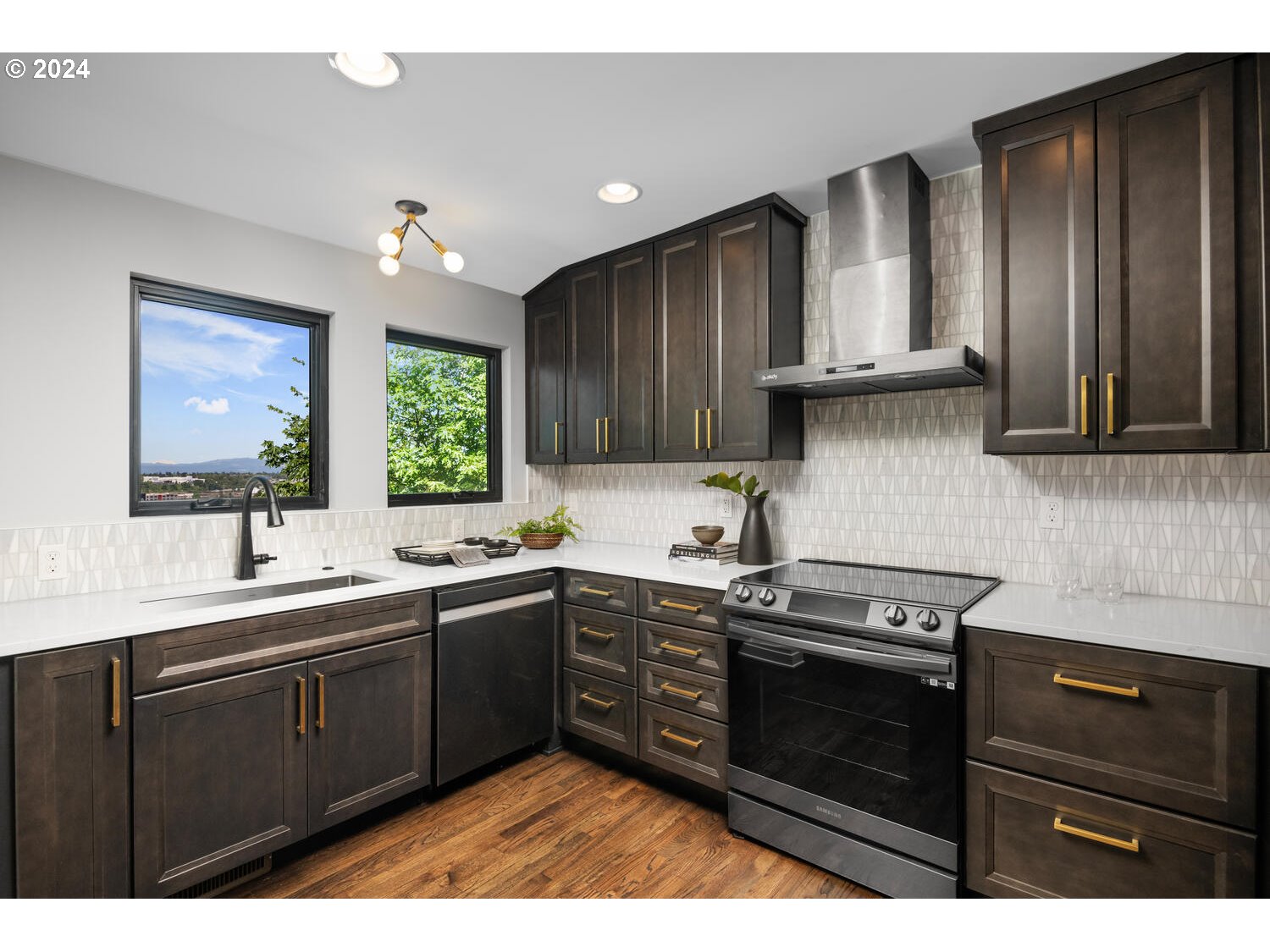 2747 Northwest Cornell Road Portland, OR 97210 - Photo 11 of 48 Kitchen