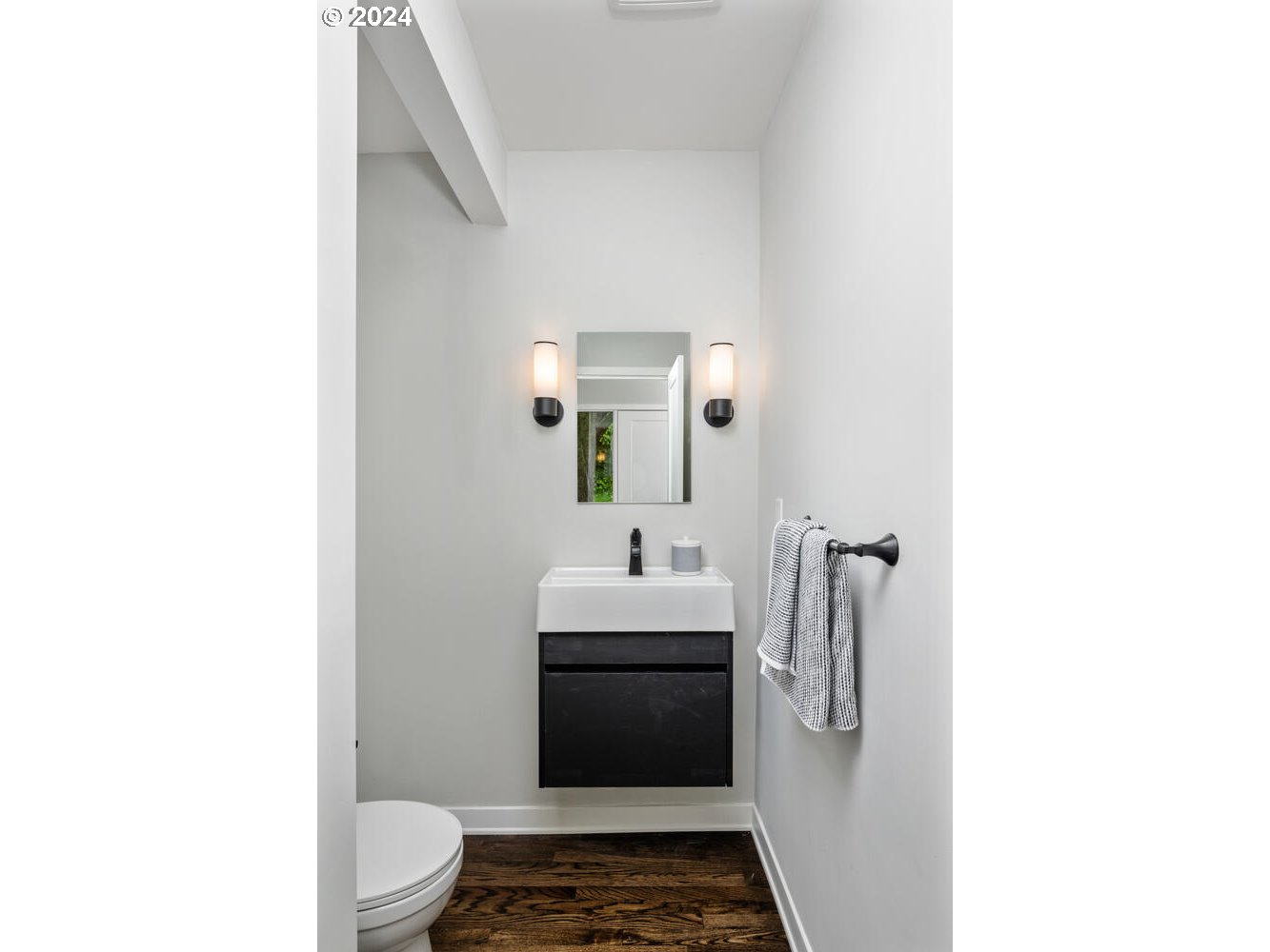 2747 Northwest Cornell Road Portland, OR 97210 - Photo 26 of 48 Bathroom