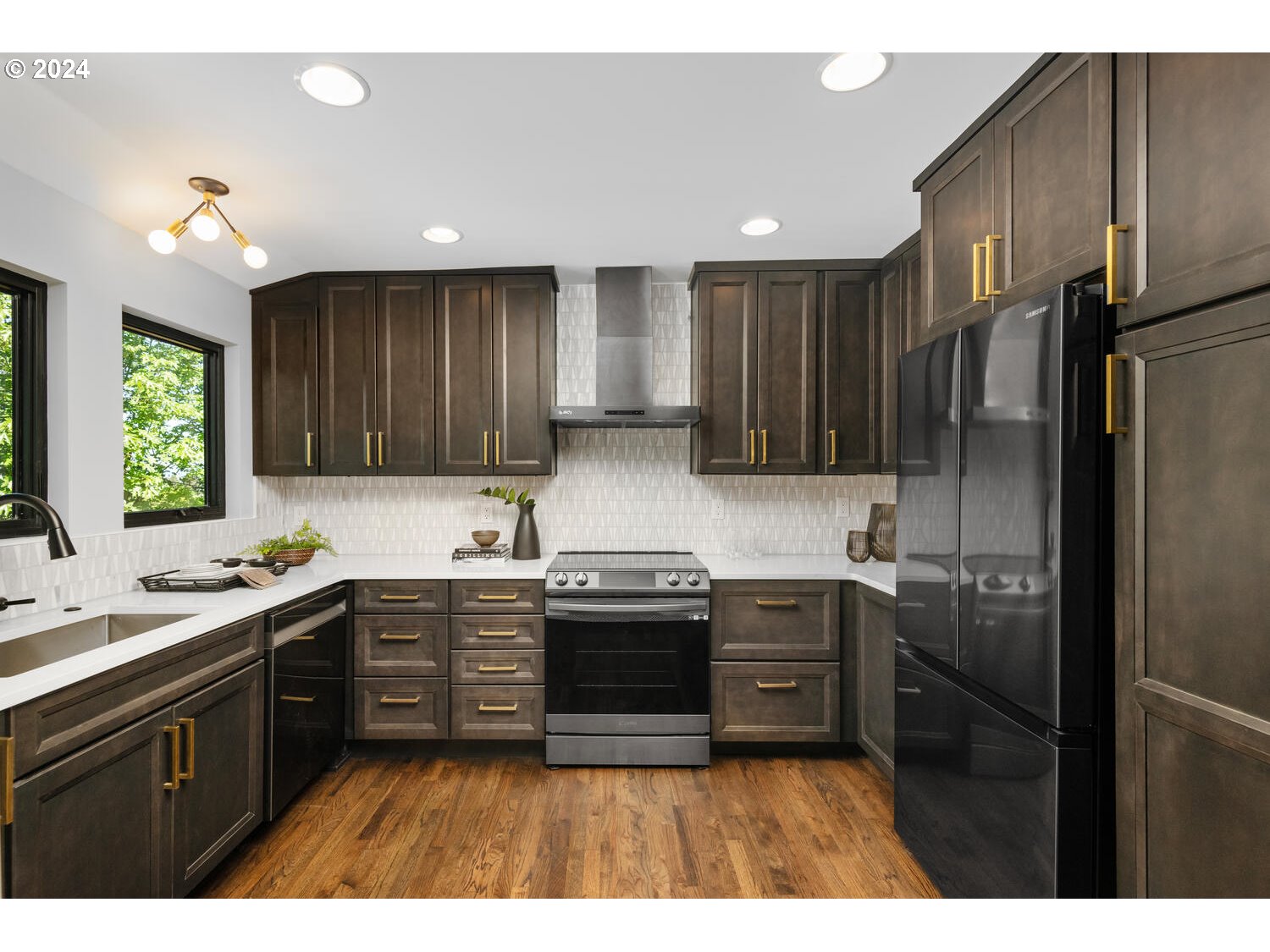 2747 Northwest Cornell Road Portland, OR 97210 - Photo 10 of 48 Kitchen