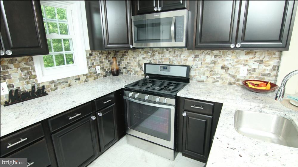 3047 Parktowne Road Baltimore, MD 21234 - Photo 7 of 28 Kitchen