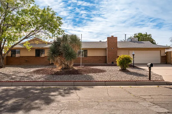$302,000 | 803 Pinehurst Road Southeast, Rio Rancho, NM 87124