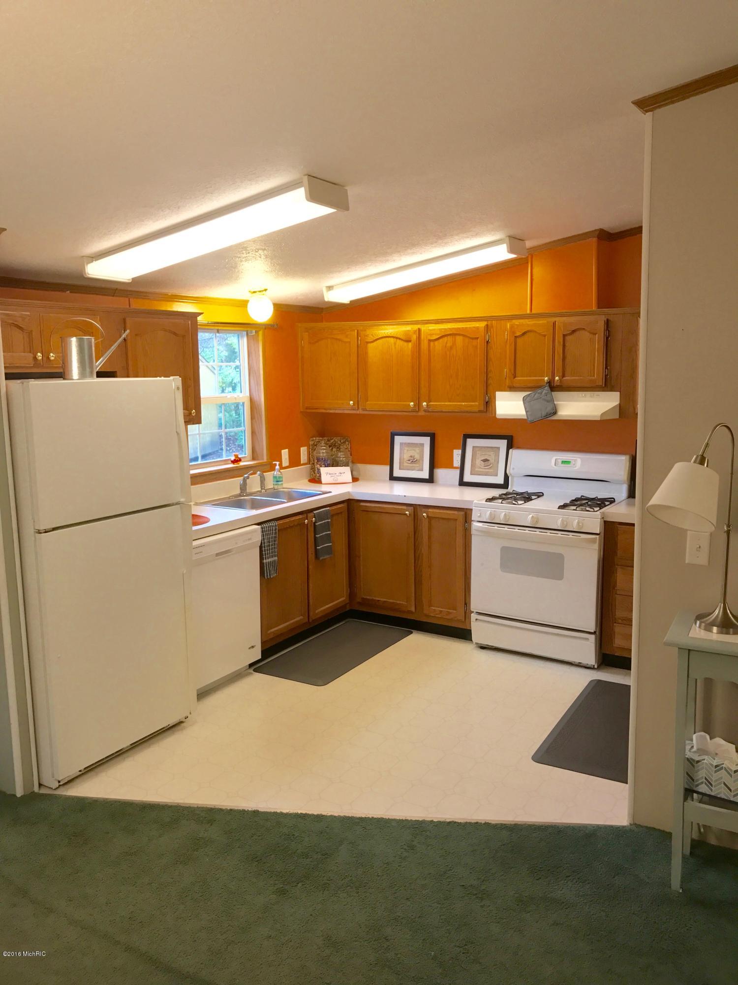 2020 Bell Road Niles, MI 49120 - Photo 13 of 26 Kitchen