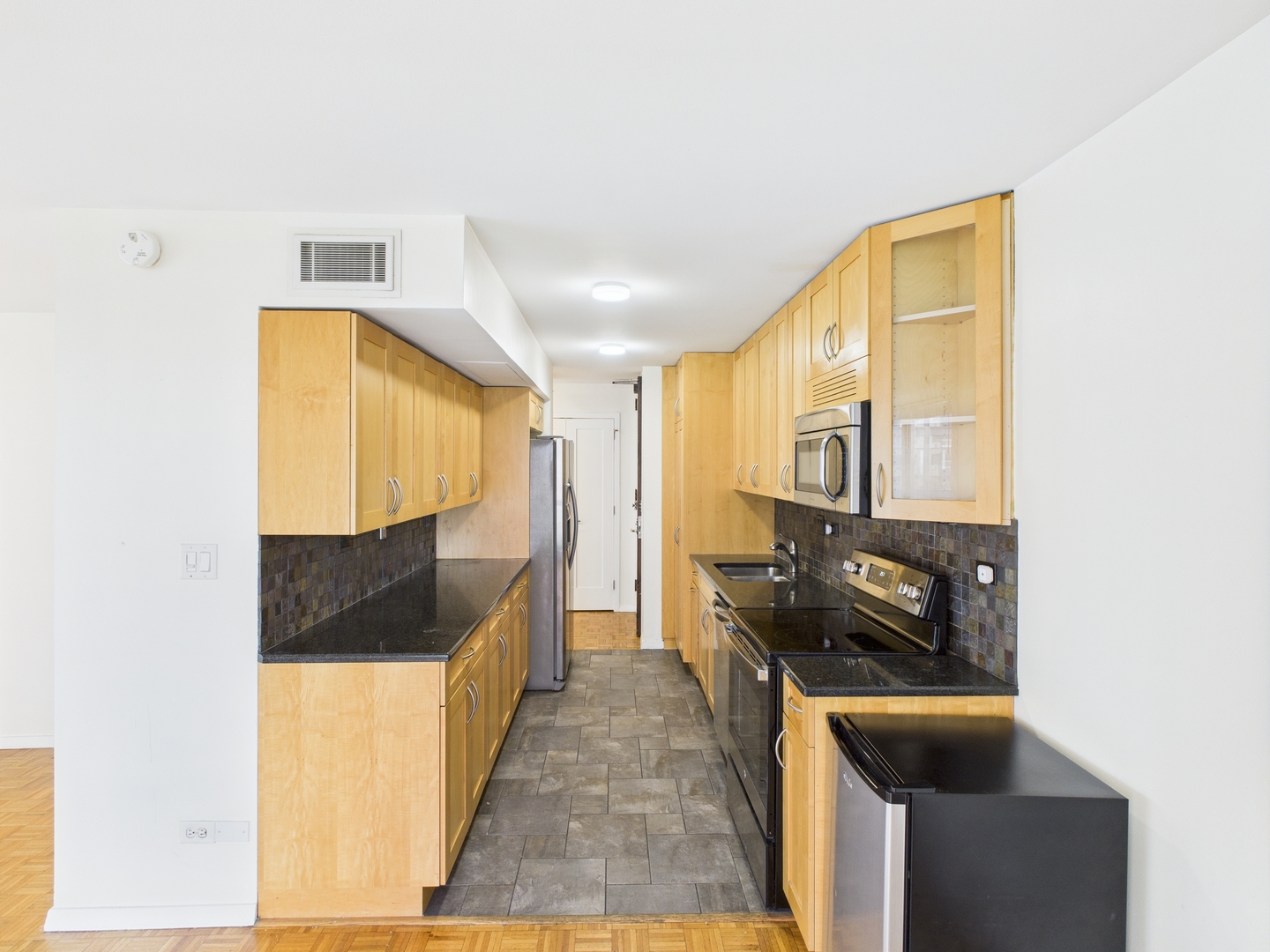 1310 North Ritchie Court, Unit 7D Chicago, IL 60610 - Photo 28 of 43