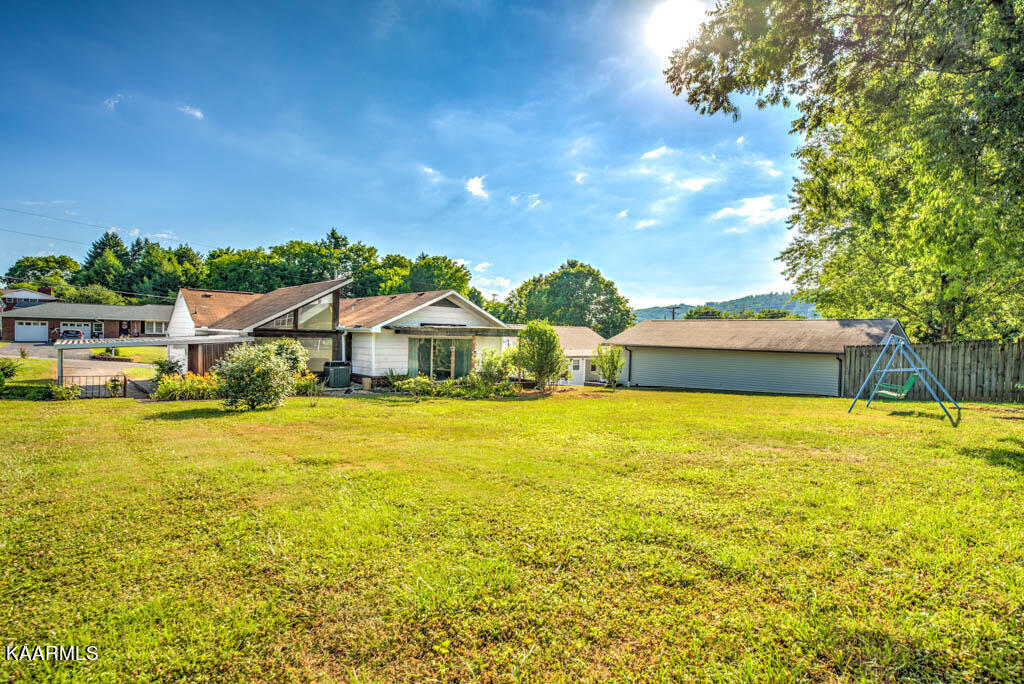 112 Timothy Lane Clinton, TN 37716 - Photo 3 of 35 Tmthy112e (10)-Edit