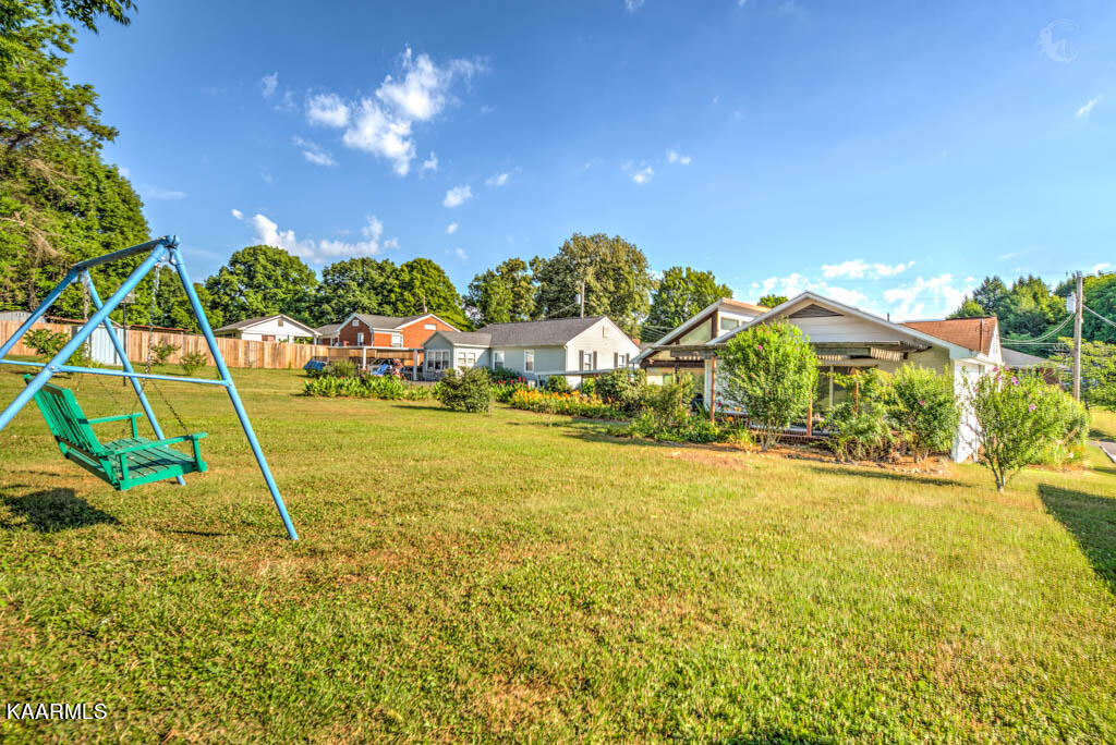 112 Timothy Lane Clinton, TN 37716 - Photo 4 of 35 Tmthy112e (8)