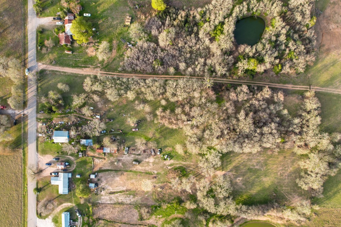 269 Old Lake Road Smithville, TX 78957 - Photo 2 of 16