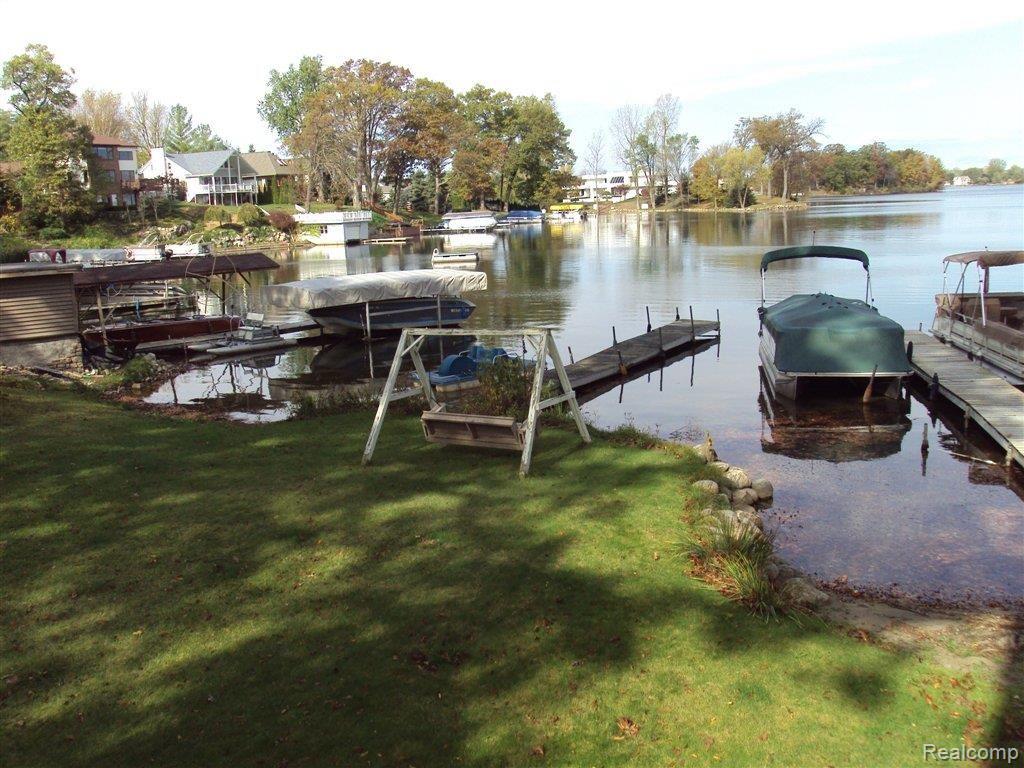1629 Ridge Road Highland, MI 48356 - Photo 12 of 16 1629 Ridge Lakeshore.jpg
