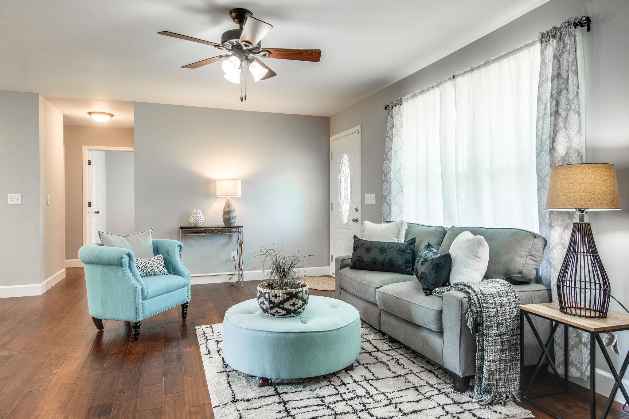 992 Hooper Road Charlotte, TN 37036 - Photo 2 of 27 SHOWS LIKE A MODEL HOME!