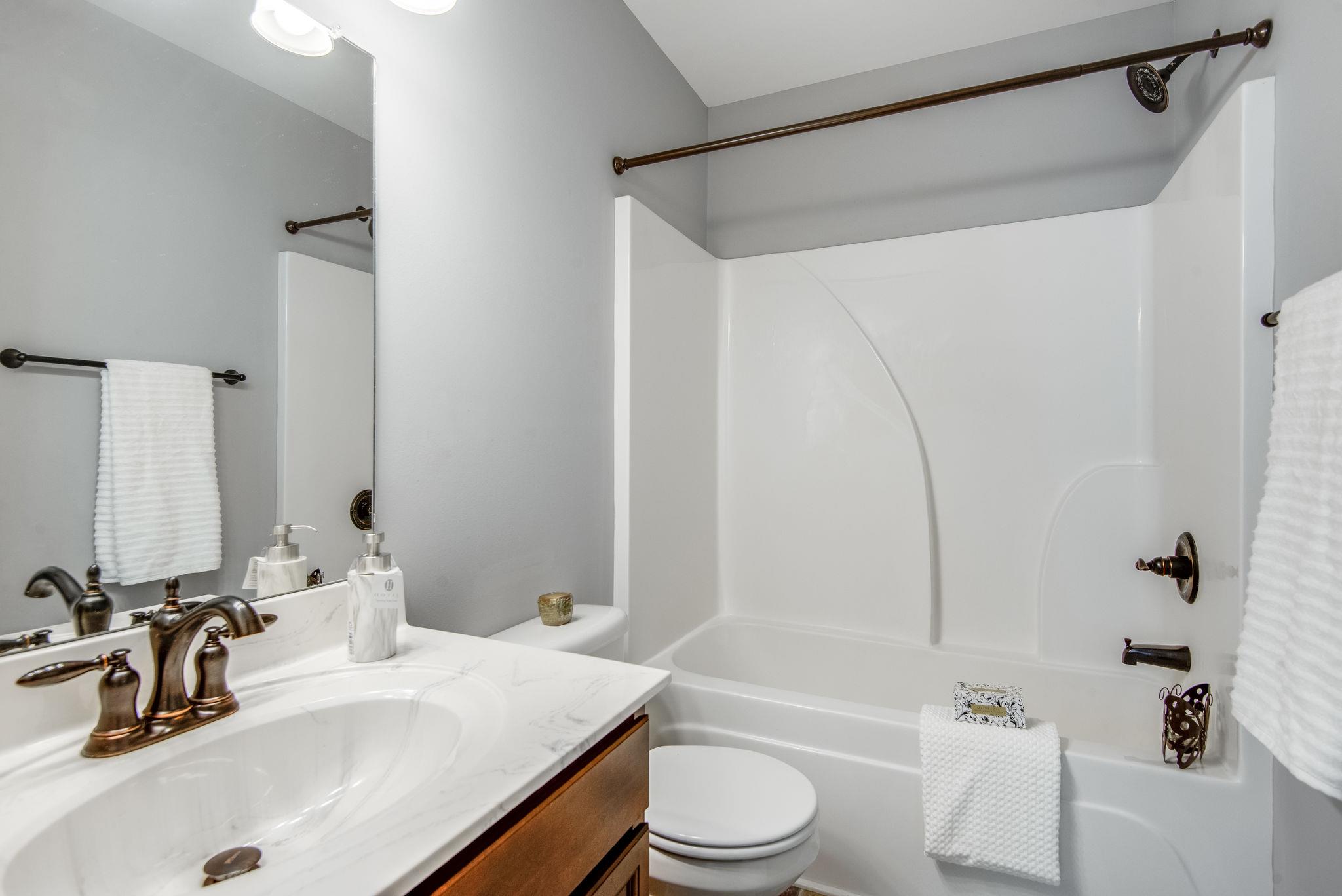 992 Hooper Road Charlotte, TN 37036 - Photo 11 of 27 Master Bath
