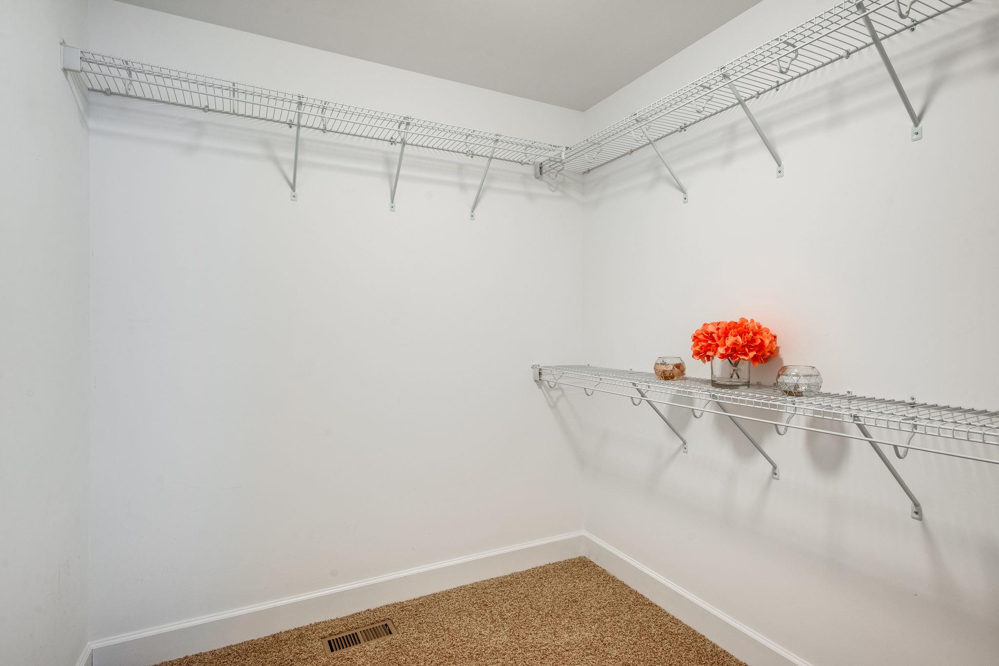 992 Hooper Road Charlotte, TN 37036 - Photo 12 of 27 Master Suite Walk in Closet