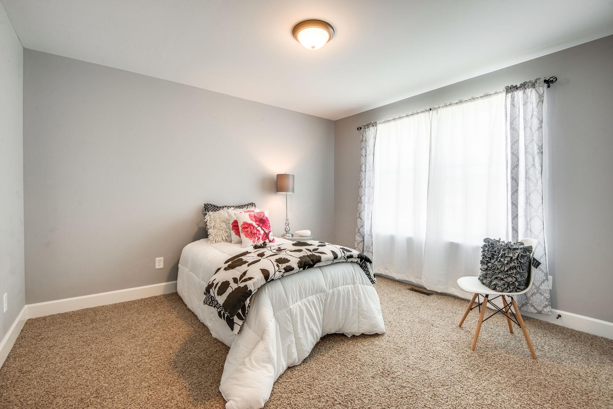 992 Hooper Road Charlotte, TN 37036 - Photo 13 of 27 Guest Bedroom 2