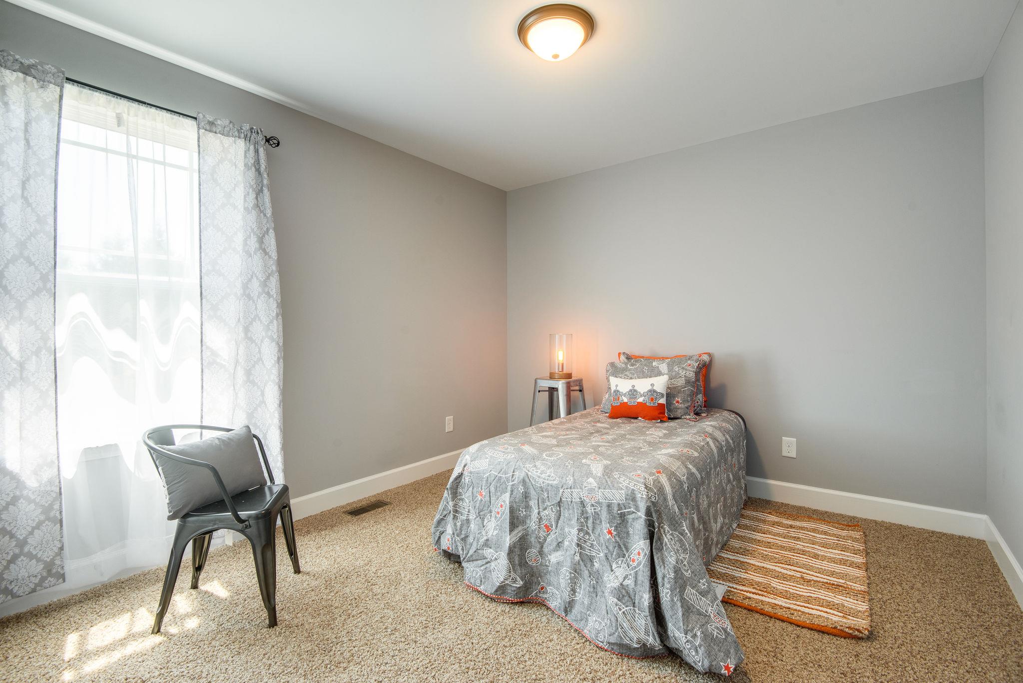 992 Hooper Road Charlotte, TN 37036 - Photo 15 of 27 Guest Bedroom 3