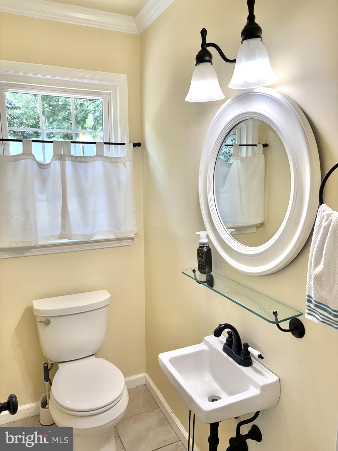 1323 Tulane Road Wilmington, DE 19803 - Photo 14 of 28 1st Floor Half Bath
