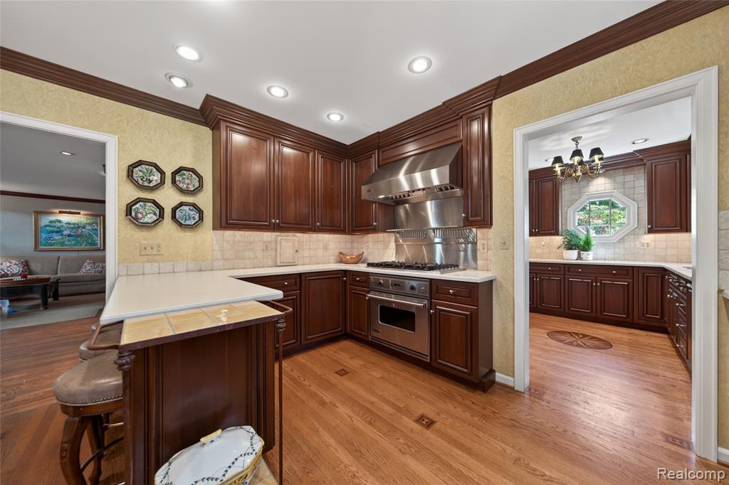 66 Oxford Road Grosse Pointe, MI 48236 - Photo 15 of 52