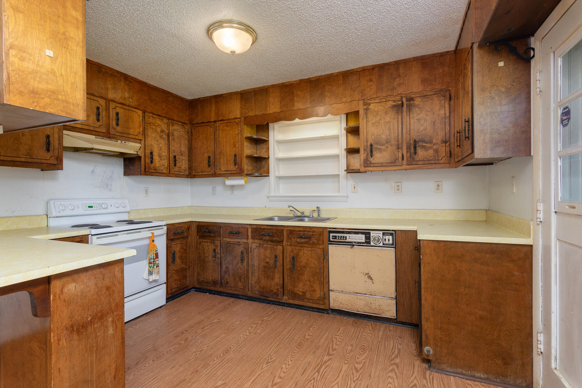 786 Brow Road Trenton, GA 30752 - Photo 6 of 45 20240530_786BrowRd_HoltWebb_0090_enfused