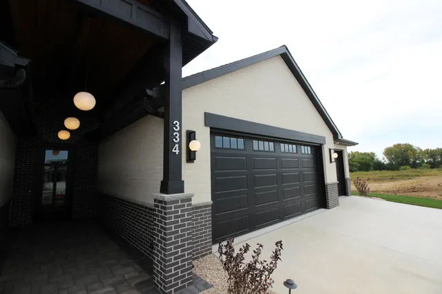 $799,500 | 334 Ridge View Drive, Unit 30, Milton, WI 53563