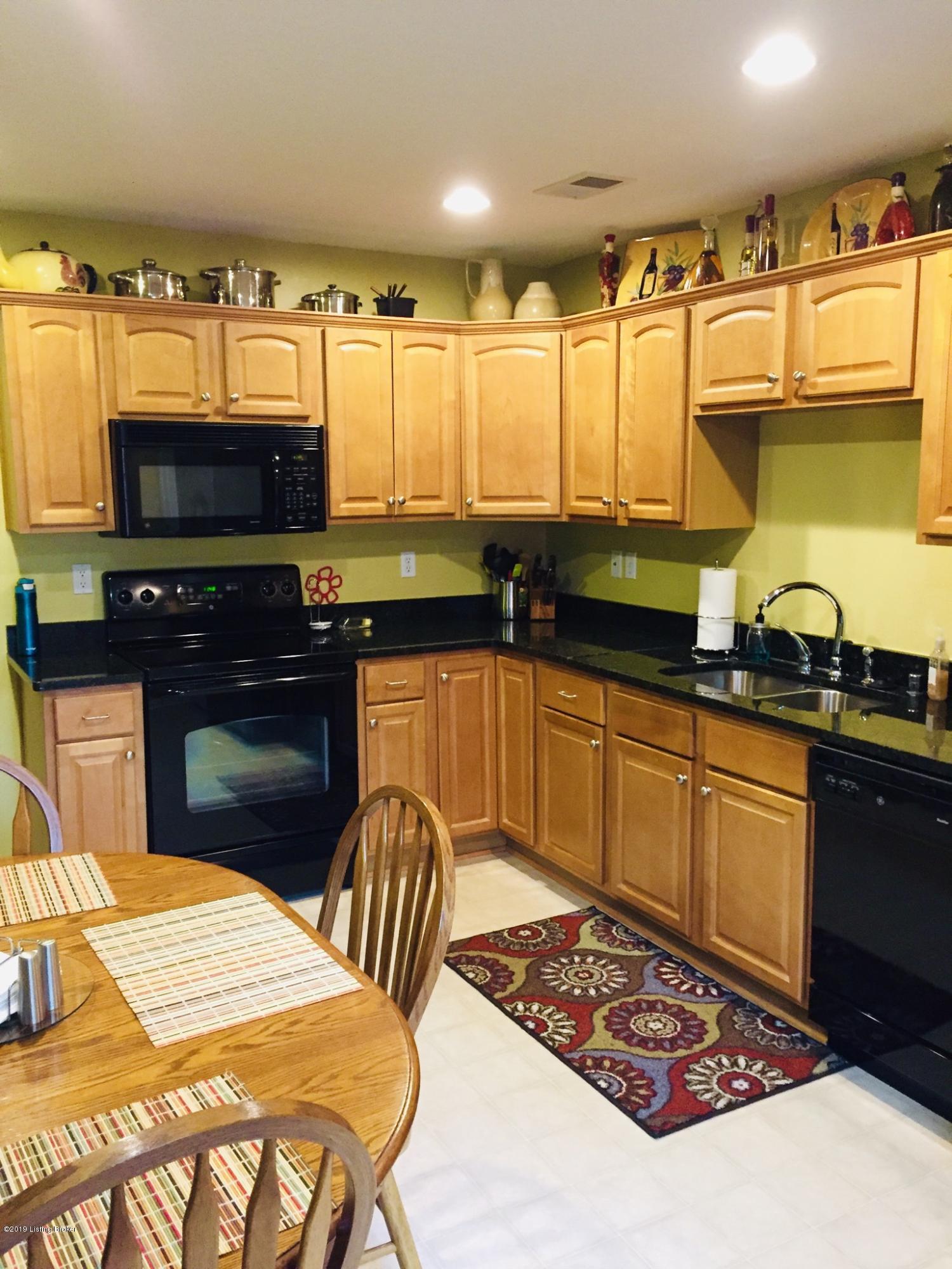 6428 Renate Road Louisville, KY 40291 - Photo 6 of 11 05D8B8E0-C4F1-4A5C-99E7-AEF9956E51F8