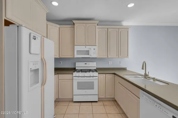 $719,500 | 29 Village Drive, Eatontown, NJ 07724
