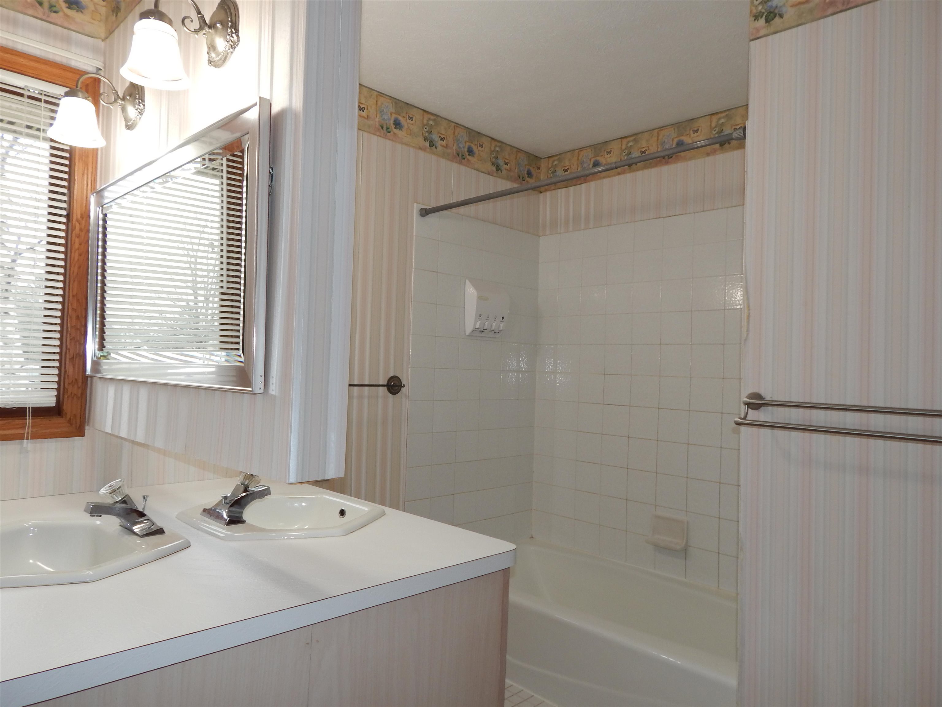 208 Cork Road Rockton, IL 61072 - Photo 25 of 27 Gallery Image 25