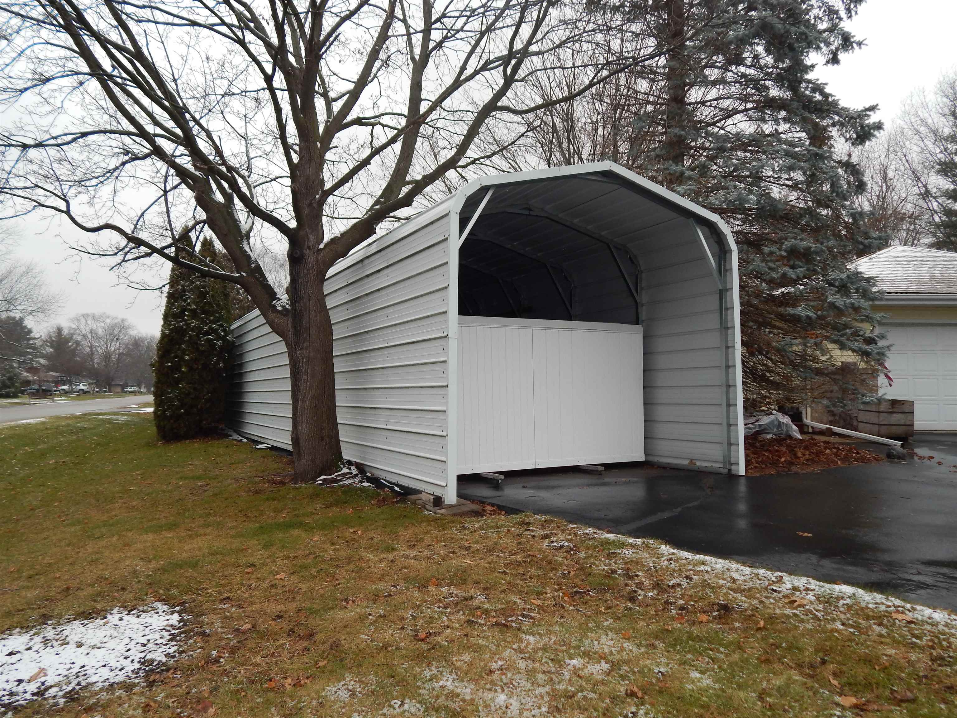 208 Cork Road Rockton, IL 61072 - Photo 6 of 27 Gallery Image 6