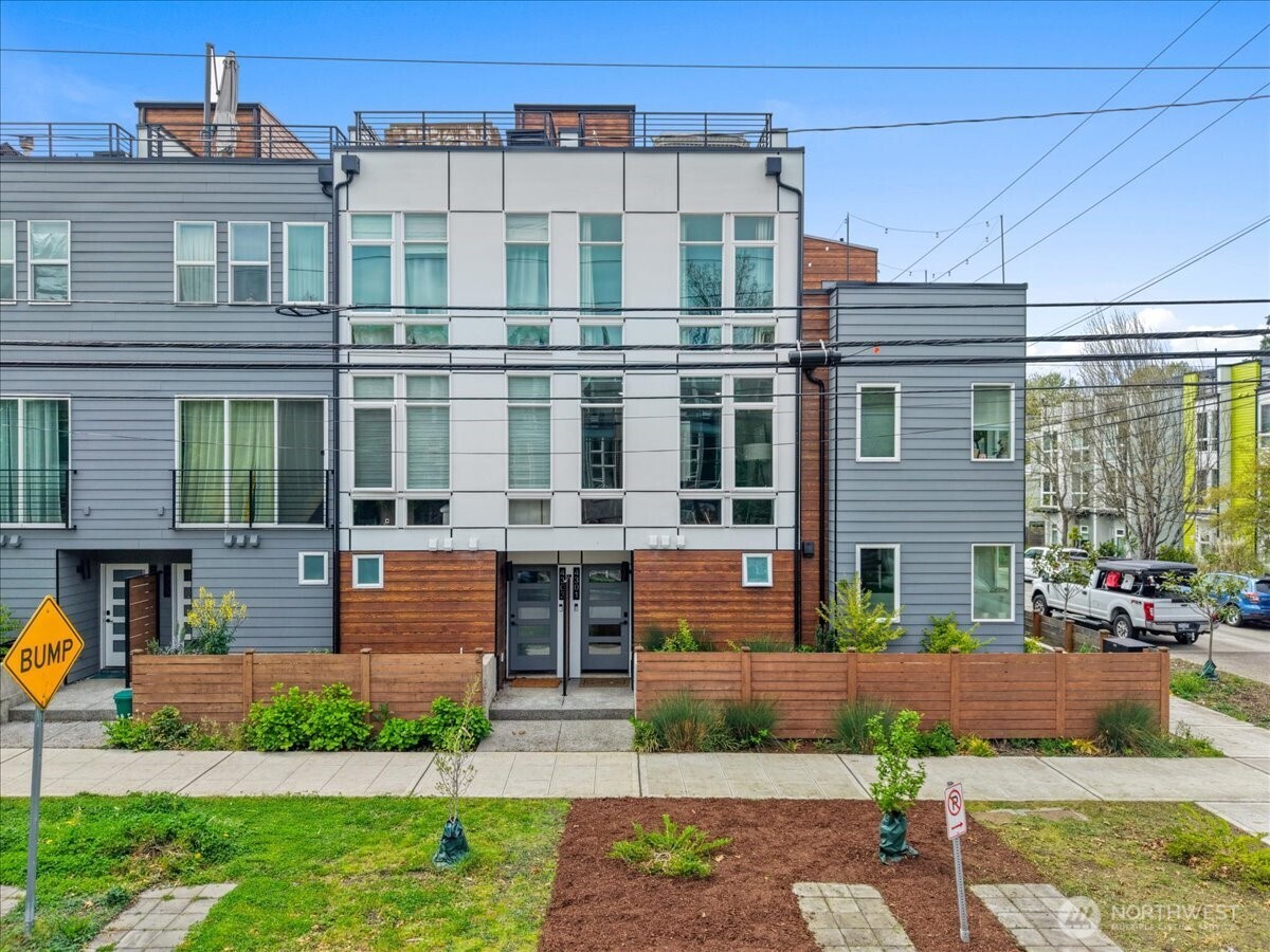 4301 Southwest 26th Street Southwest Seattle, WA 98126 - Photo 3 of 25 Gallery Image 3