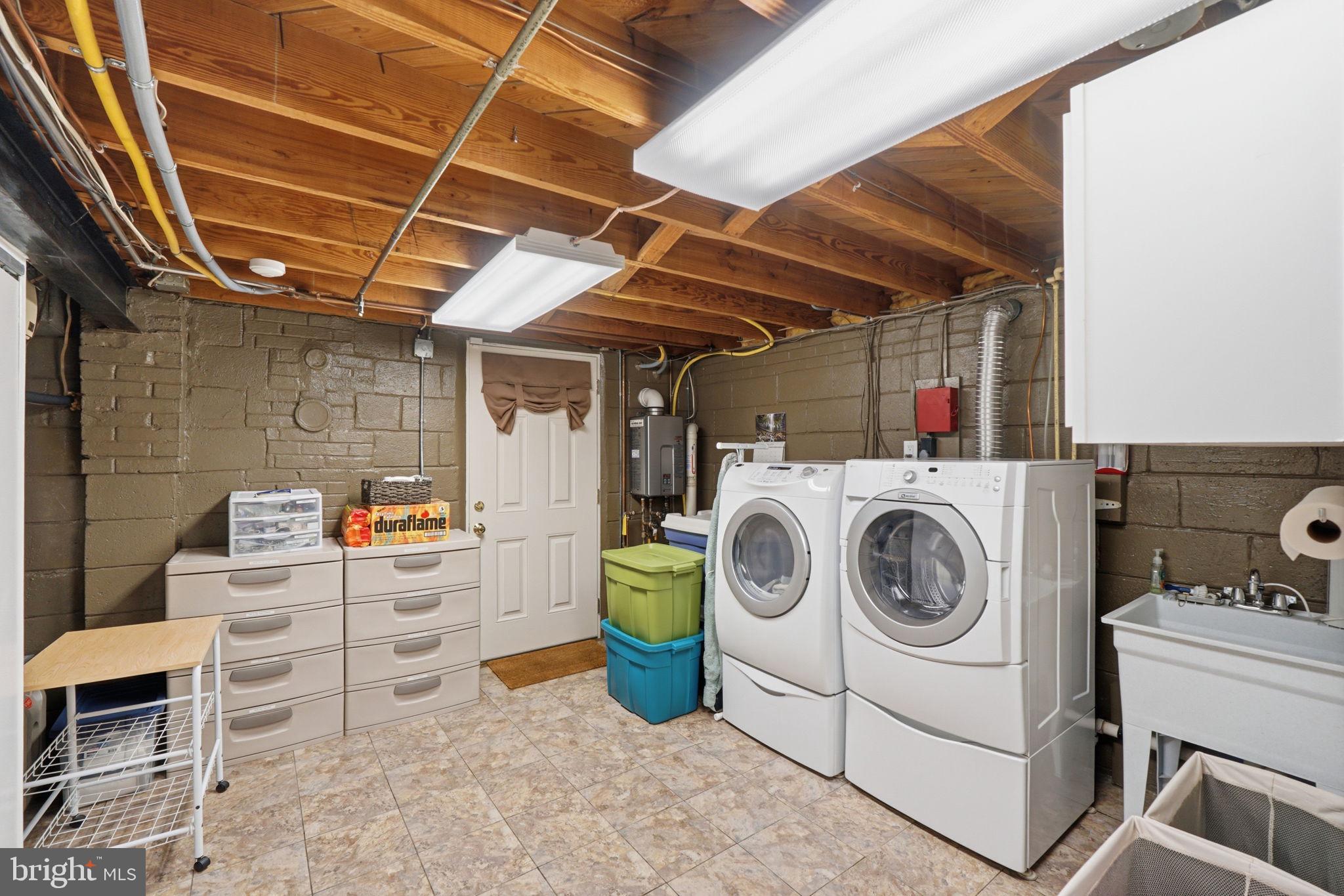 10713 Gregory Street Silver Spring, MD 20901 - Photo 29 of 38 The neatest Utility Rm-EVER