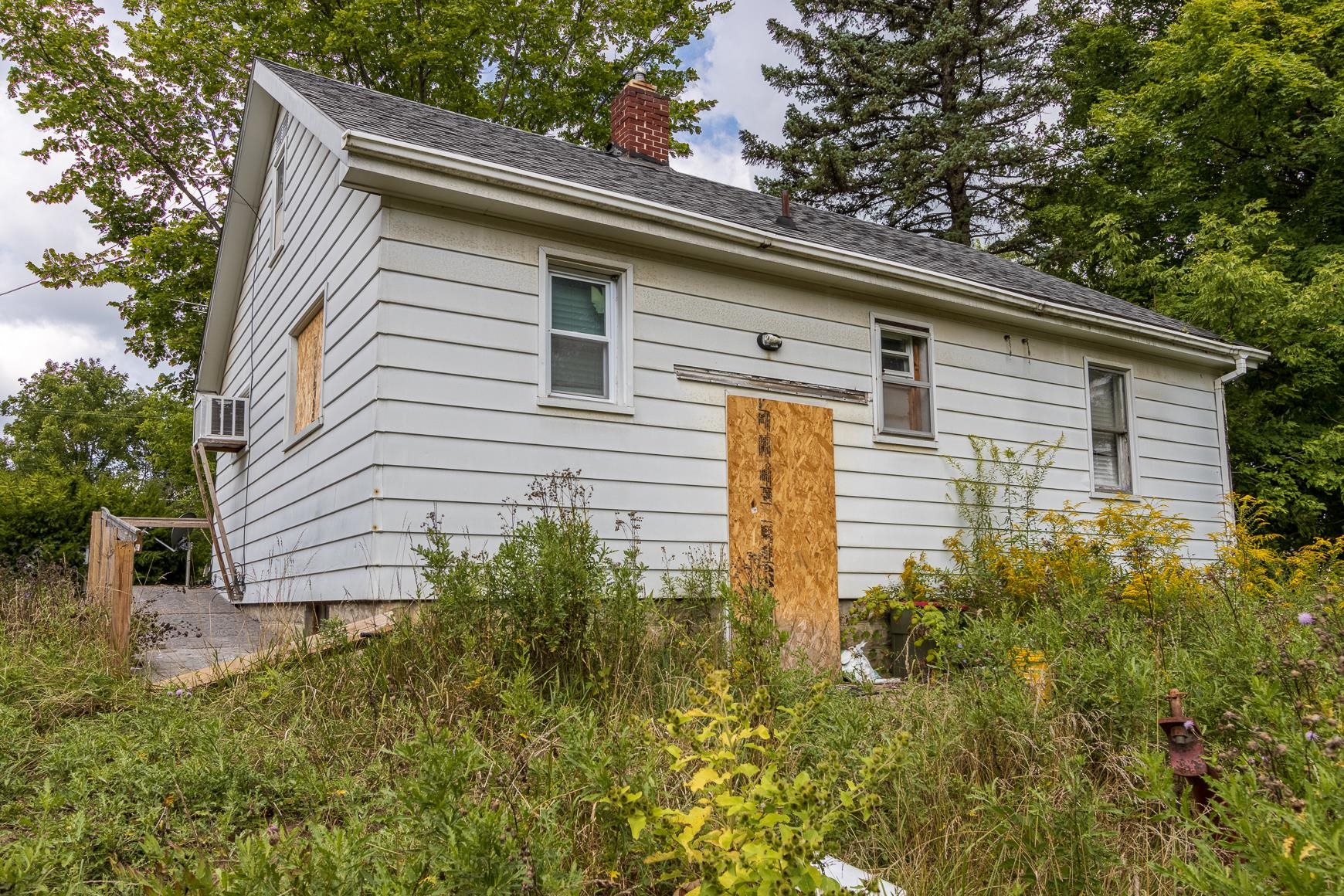 3476 North Linden Road Flint, MI 48504 - Photo 1 of 9 50105493.JPG