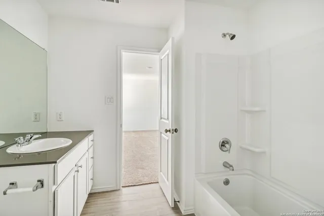 $1,950 | 9227 St Jerome, Seguin, TX 78155