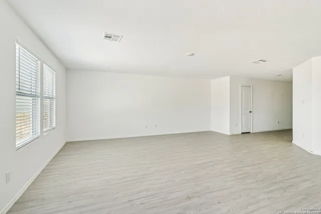 $1,950 | 9227 St Jerome, Seguin, TX 78155