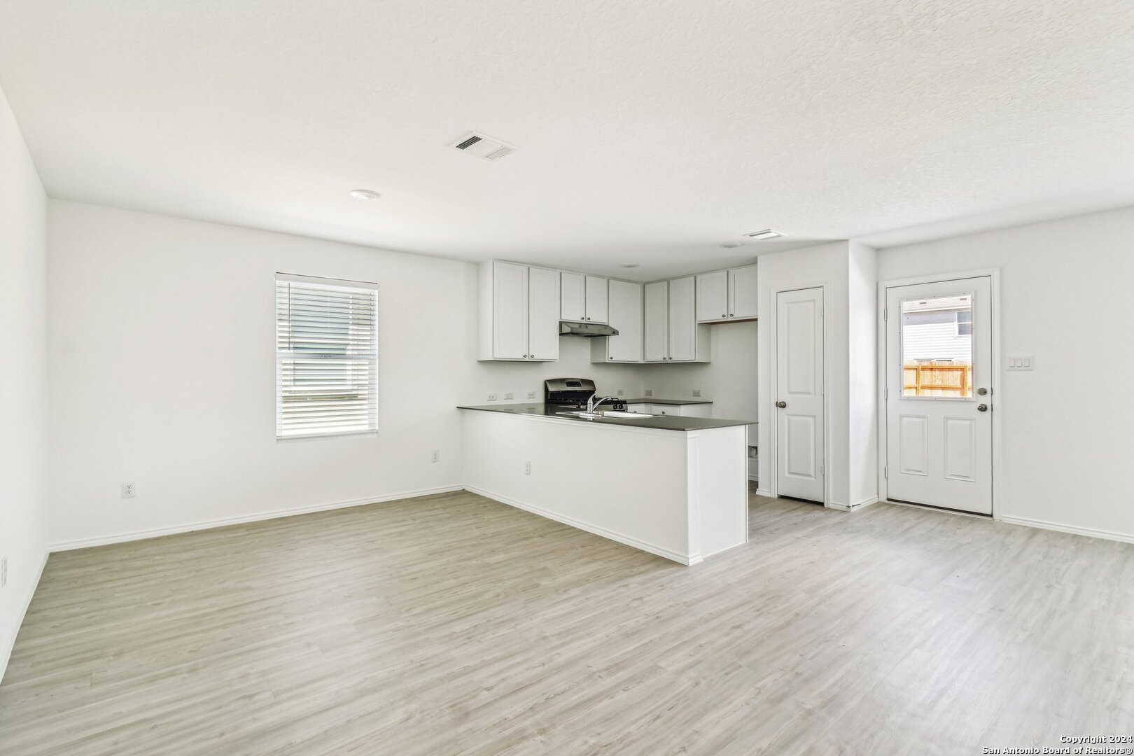 9227 St Jerome Seguin, TX 78155 - Photo 7 of 39