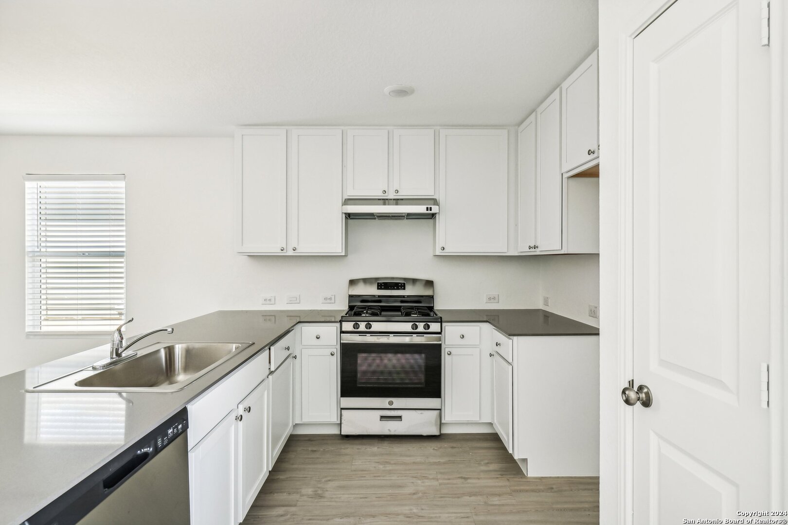 9227 St Jerome Seguin, TX 78155 - Photo 10 of 39