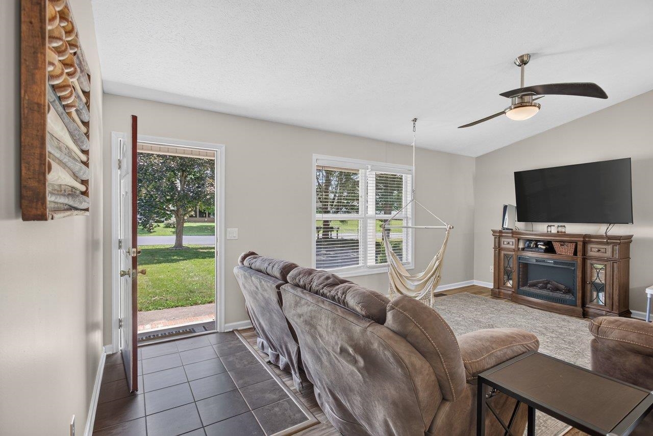 503 East Riverside Drive Bridgewater, VA 22812 - Photo 17 of 65