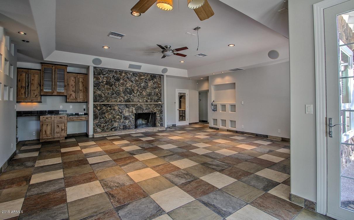 225 West Lawrence Road Phoenix, AZ 85013 - Photo 23 of 51 Family Room-Great Room