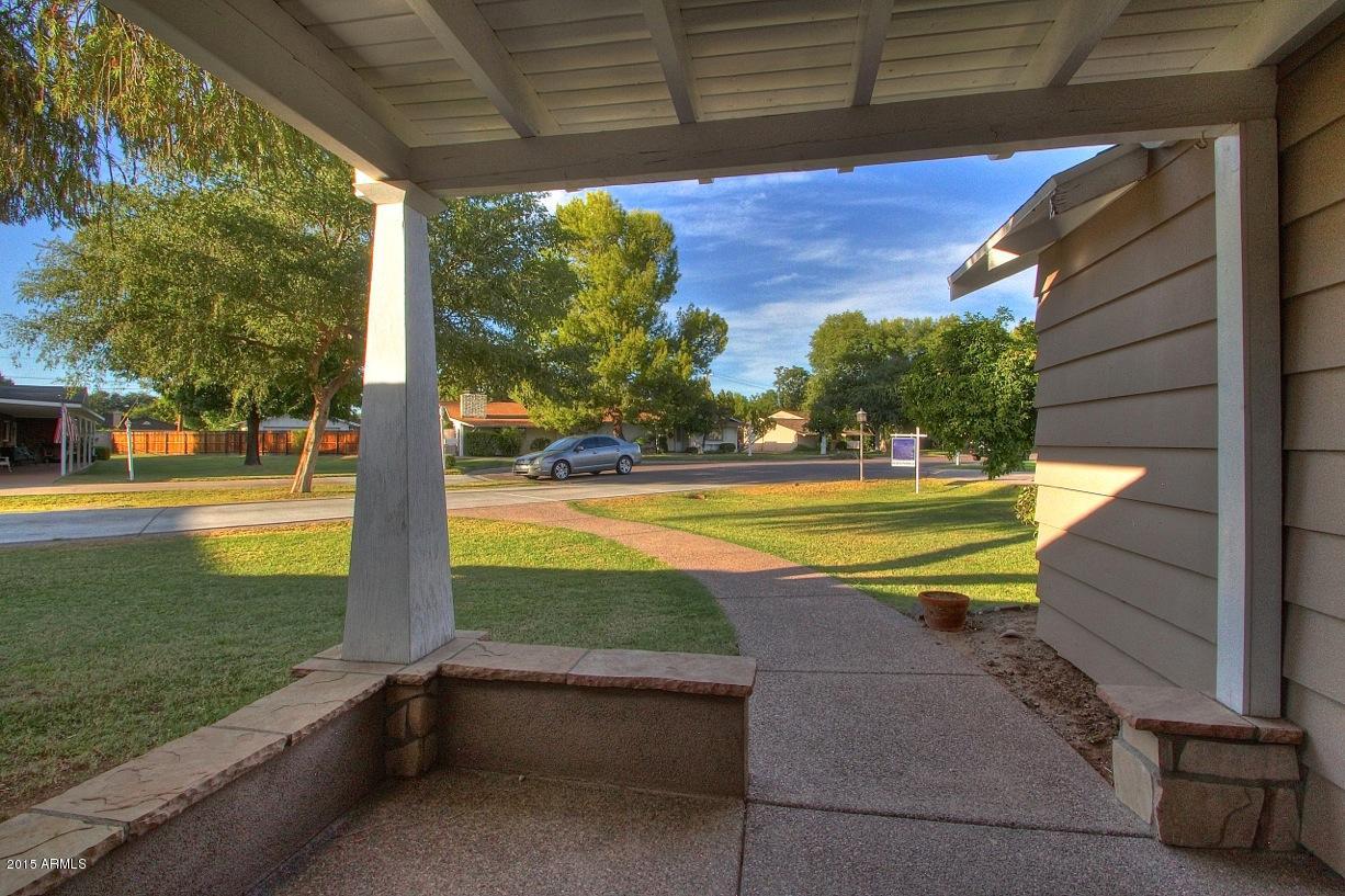 225 West Lawrence Road Phoenix, AZ 85013 - Photo 5 of 51 Front porch view