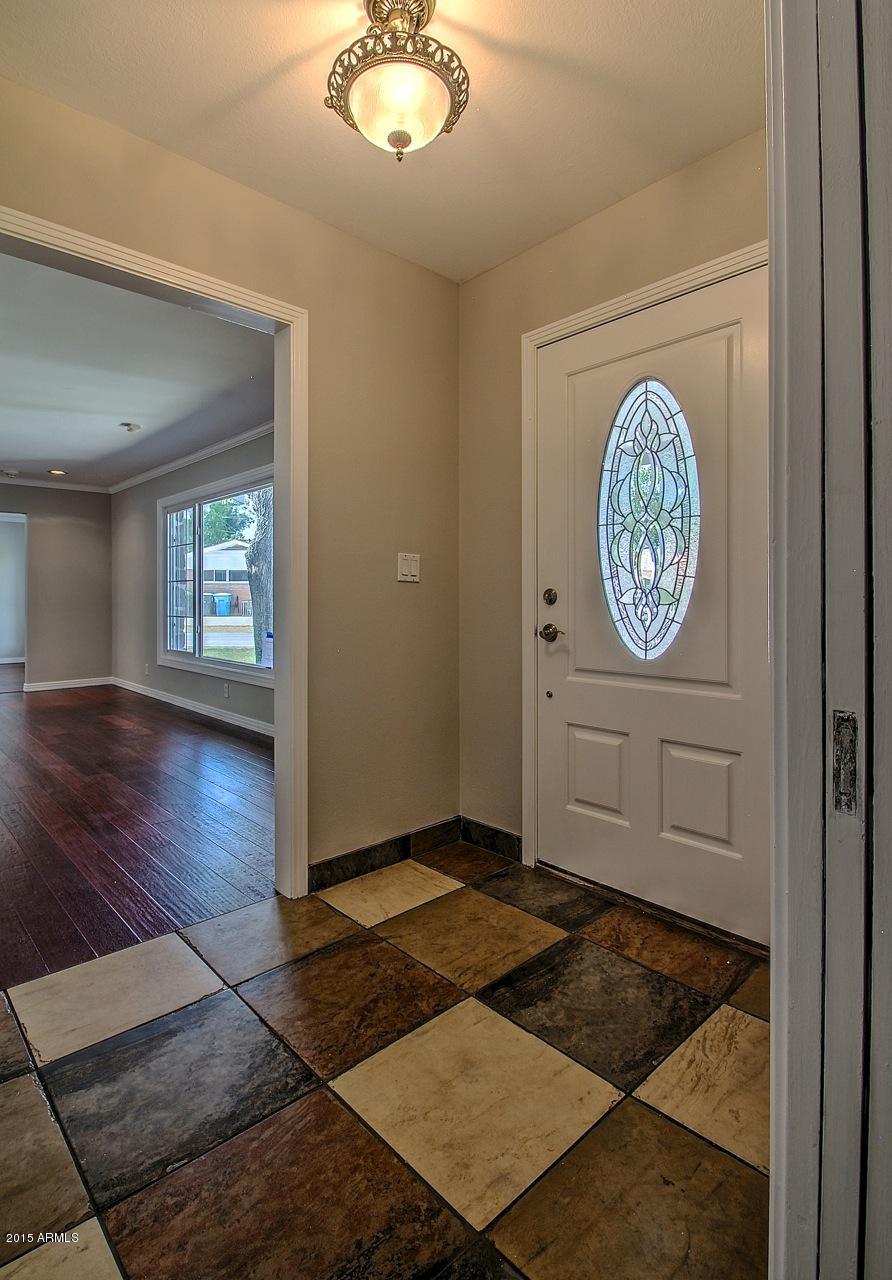 225 West Lawrence Road Phoenix, AZ 85013 - Photo 8 of 51 Entry