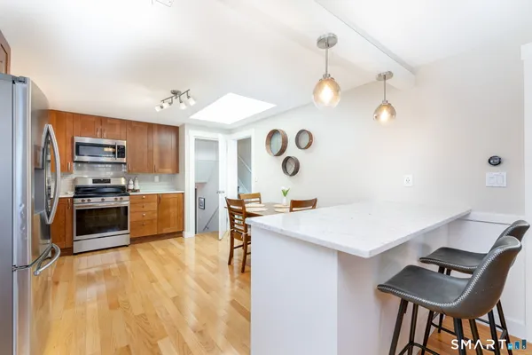 $499,900 | 993 Cloverdale Circle, Wethersfield, CT 06109