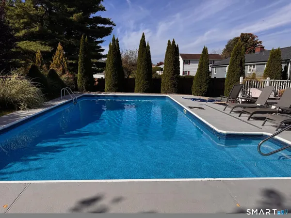 $499,900 | 993 Cloverdale Circle, Wethersfield, CT 06109