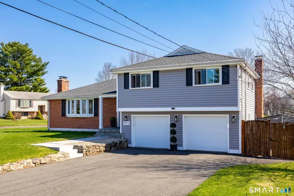 $499,900 | 993 Cloverdale Circle, Wethersfield, CT 06109