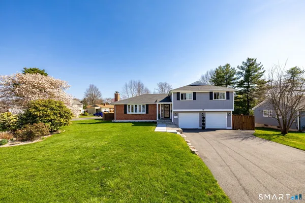 $499,900 | 993 Cloverdale Circle, Wethersfield, CT 06109