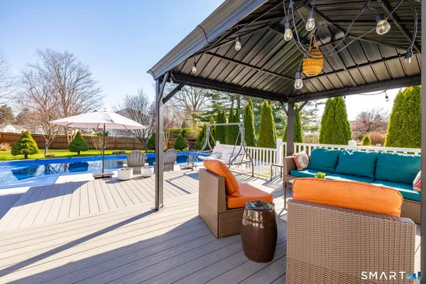 $499,900 | 993 Cloverdale Circle, Wethersfield, CT 06109