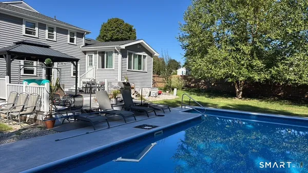 $499,900 | 993 Cloverdale Circle, Wethersfield, CT 06109