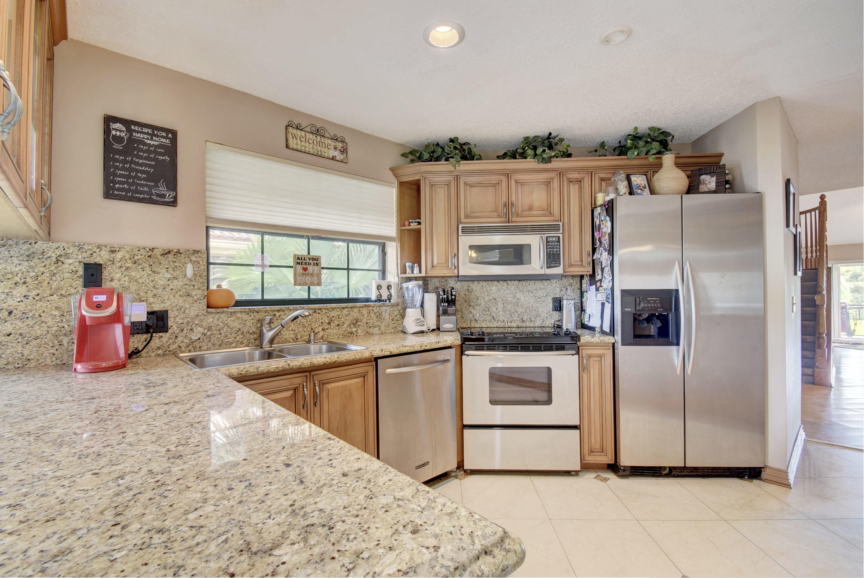 8650 Eagle Run Drive, Unit 2 Boca Raton, FL 33434 - Photo 14 of 32 Granite Kitchen Counter Tops